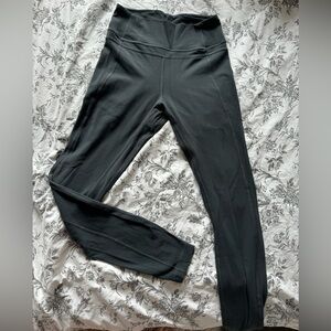 Lululemon Pushing Limits pant size 6 Melanite colour, super soft